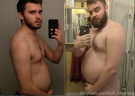 Naakte gelekte OnlyFans-foto van Bullintraining