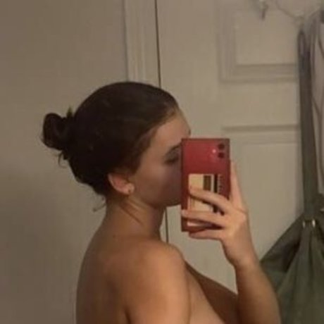 Naakte gelekte OnlyFans-foto van Brittneybabyyyy