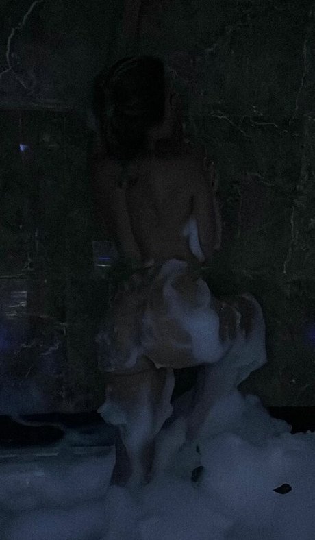 Naakte gelekte OnlyFans-foto van Marimeneses21