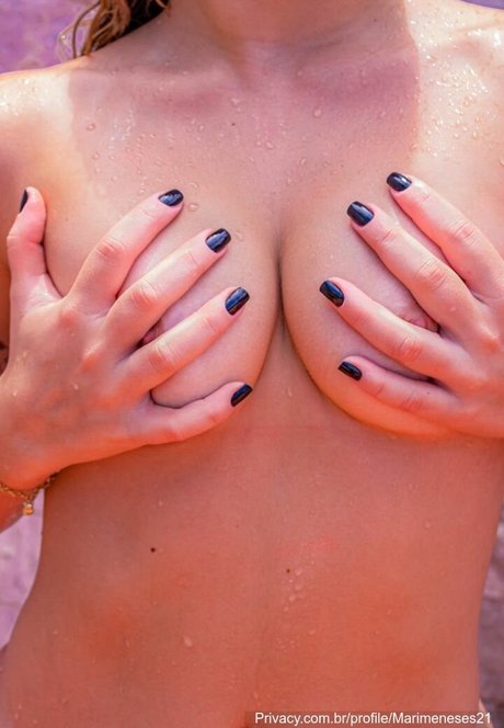 Naakte gelekte OnlyFans-foto van Marimeneses21