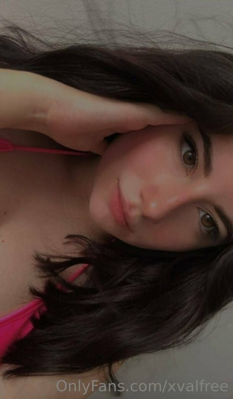 Naakte gelekte OnlyFans-foto van Xvalfree