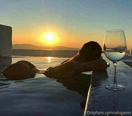 Naakte gelekte OnlyFans-foto van Ailuperez