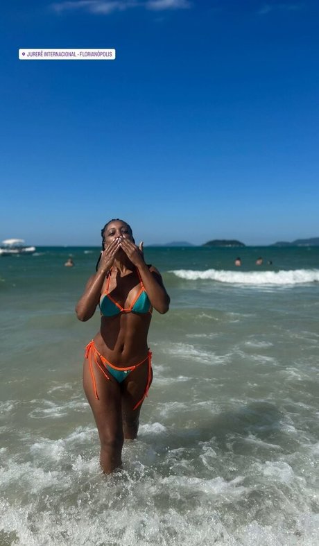 Negra Li