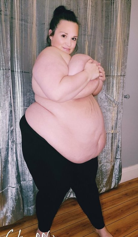 Naakte gelekte OnlyFans-foto van Cookiebbw