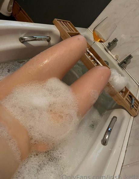 Naakte gelekte OnlyFans-foto van Irishkellz