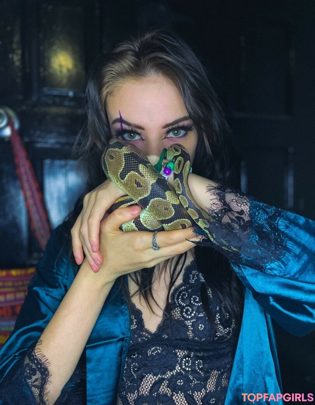 Naakte gelekte OnlyFans-foto van Midnightrav3n #30 Naakte gelekte OnlyFans-foto van Midnightrav3n #30