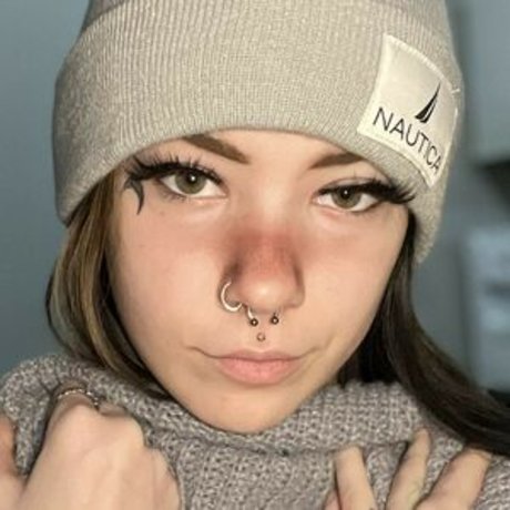 Naakte gelekte OnlyFans-foto van Midnightrav3n
