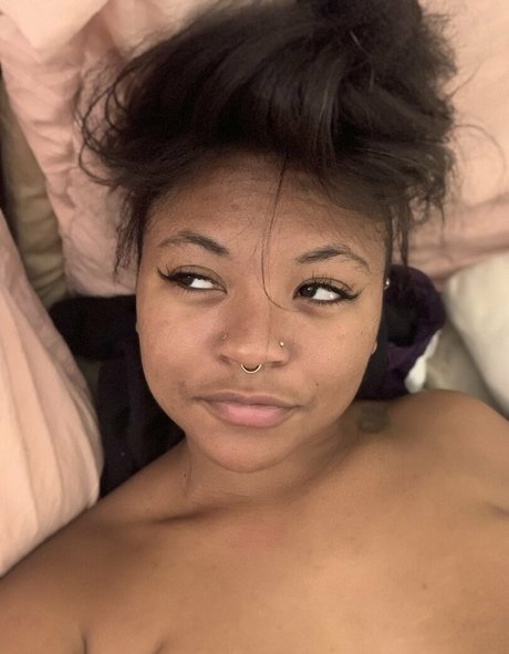 Naakte gelekte OnlyFans-foto van Averyjane