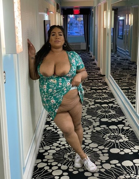 Naakte gelekte OnlyFans-foto van Blackddmambaa