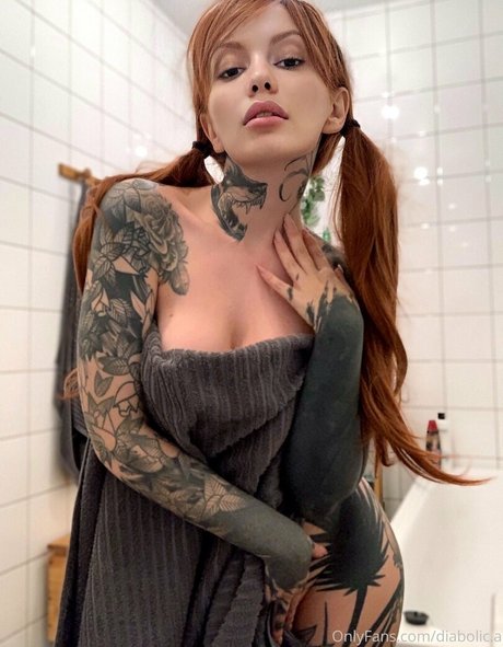 Naakte gelekte OnlyFans-foto van Teenaxx