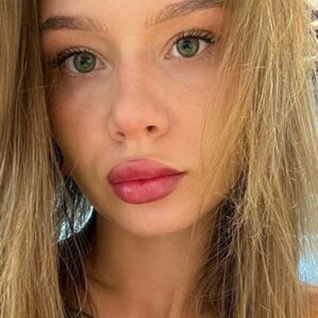 Naakte gelekte OnlyFans-foto van Sayonaramollyfree