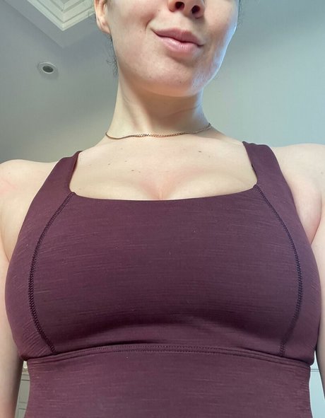 Naakte gelekte OnlyFans-foto van Aboutluna