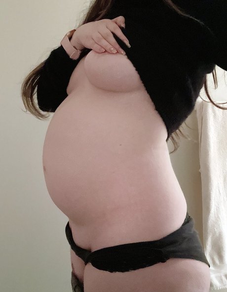 Naakte gelekte OnlyFans-foto van Cherrikissu