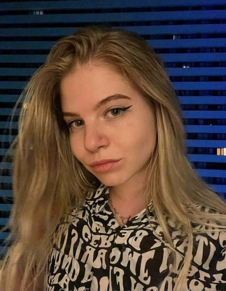 Naakte gelekte OnlyFans-foto van Banannahanna