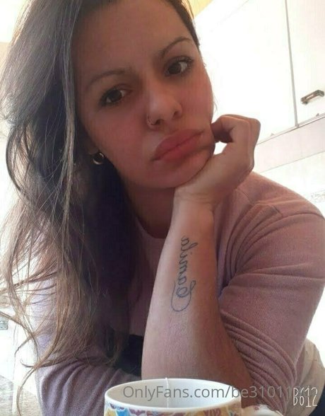 Naakte gelekte OnlyFans-foto van Be31011304