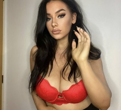 Naakte gelekte OnlyFans-foto van Leah X