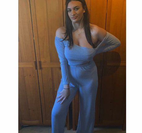 Naakte gelekte OnlyFans-foto van Chloeann Whitham