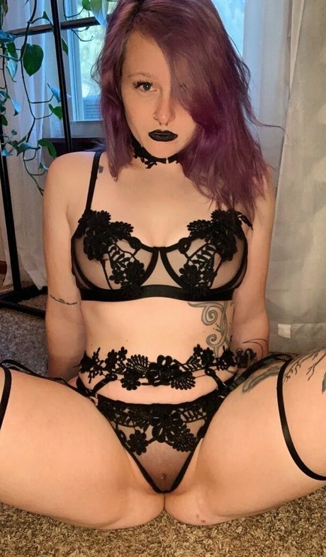 Naakte gelekte OnlyFans-foto van Sweetcarolineee