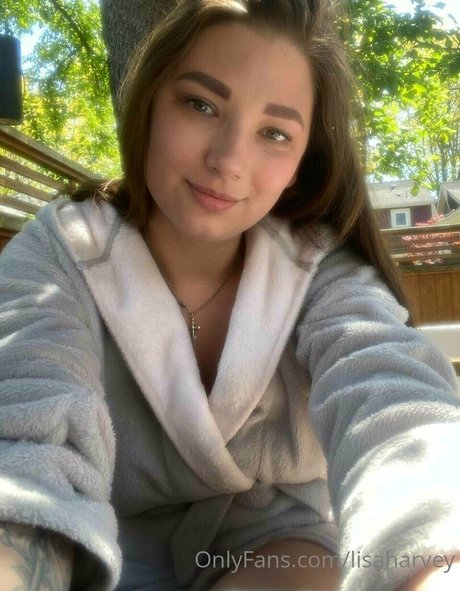 Naakte gelekte OnlyFans-foto van Lisaharvey