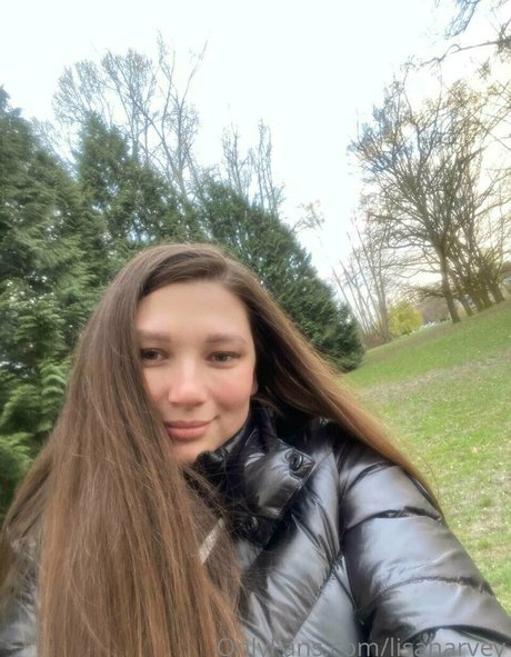 Naakte gelekte OnlyFans-foto van Lisaharvey