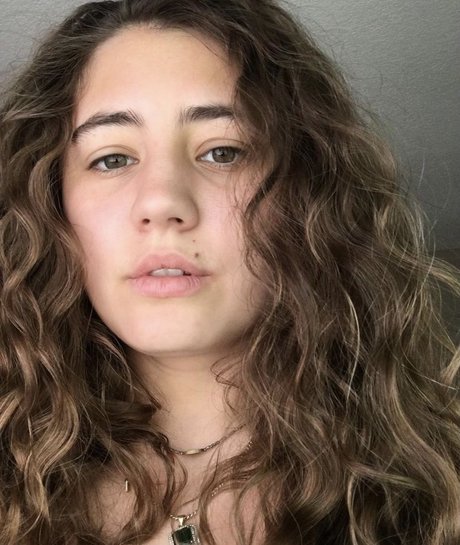 Naakte gelekte OnlyFans-foto van Lia Marie Johnson