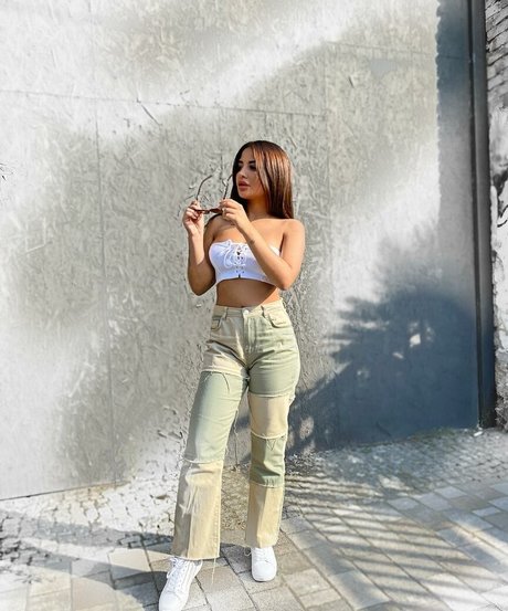 Naakte gelekte OnlyFans-foto van Helia Soltani