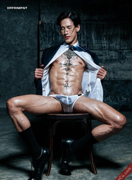 Naakte gelekte OnlyFans-foto van Tomtam1985