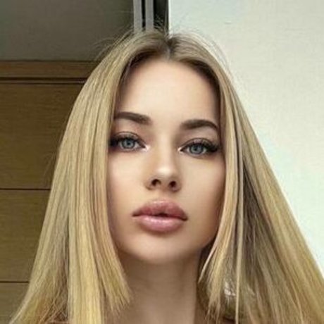 Naakte gelekte OnlyFans-foto van Stasy Baby