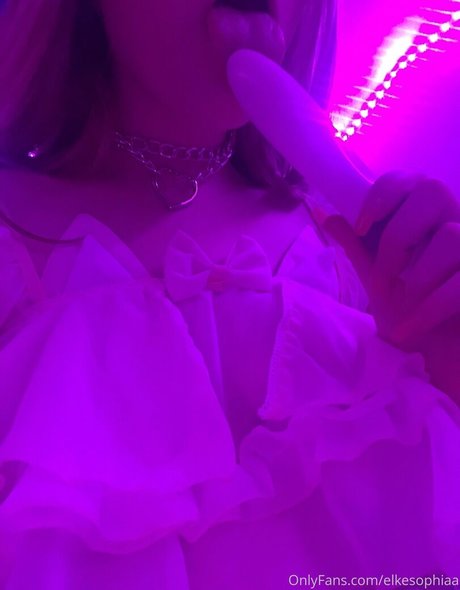 Naakte gelekte OnlyFans-foto van Elkesophiaa