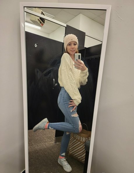 Naakte gelekte OnlyFans-foto van Starfirelove19
