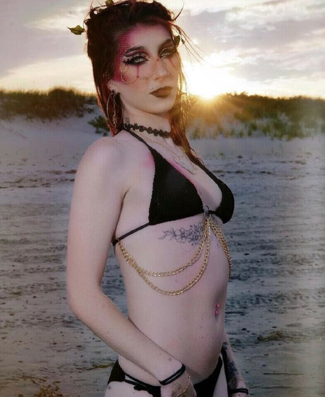 Naakte gelekte OnlyFans-foto van Jasmhynmakeup