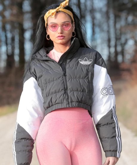 Naakte gelekte OnlyFans-foto van Carinnha White