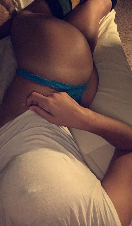Naakte gelekte OnlyFans-foto van Mariposabohemia