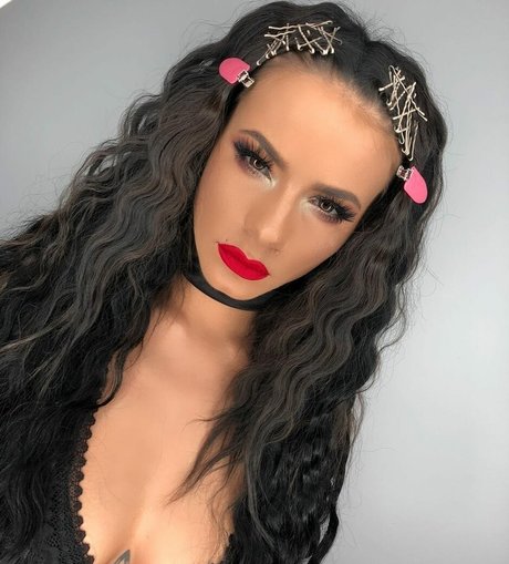 Naakte gelekte OnlyFans-foto van Andreeanicoletadinu