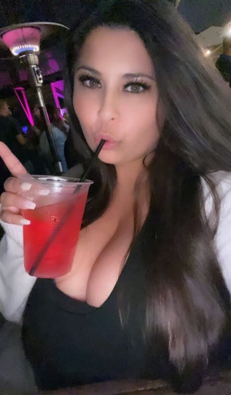 Naakte gelekte OnlyFans-foto van Vanessa Romero