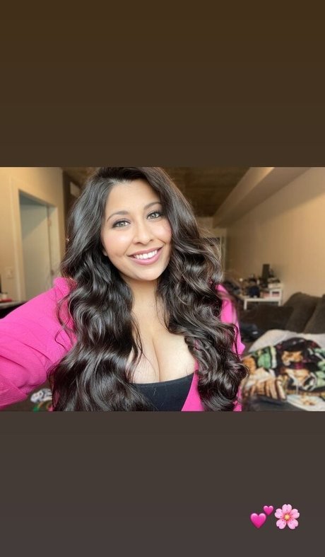 Naakte gelekte OnlyFans-foto van Vanessa Romero