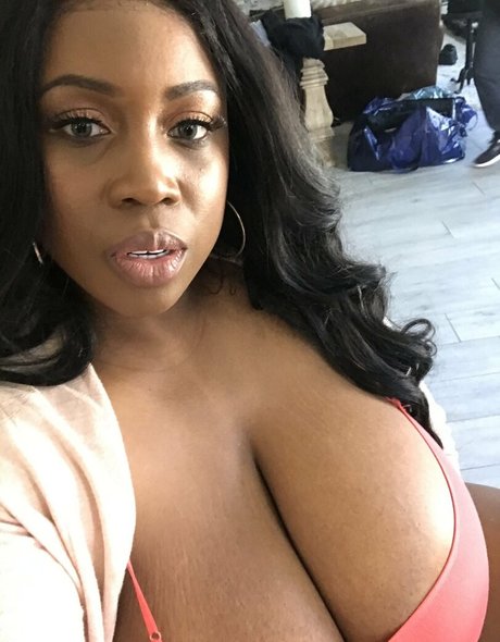 Naakte gelekte OnlyFans-foto van Clubmaseratixxx