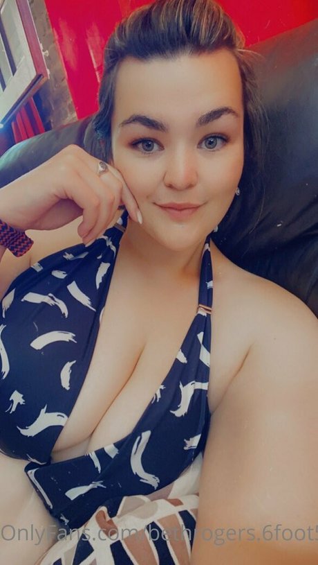Naakte gelekte OnlyFans-foto van Amazonbeth6foot6