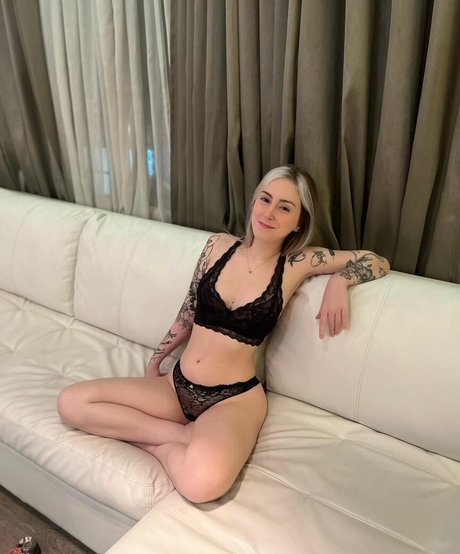 Naakte gelekte OnlyFans-foto van Daphne Palumbo