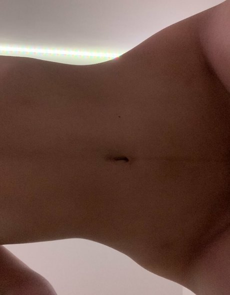 Naakte gelekte OnlyFans-foto van Tsunamy