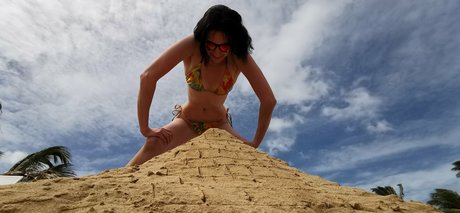 Naakte gelekte OnlyFans-foto van Giantessmason