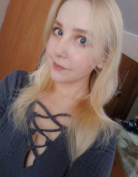 Naakte gelekte OnlyFans-foto van Aestheticusernameuwu