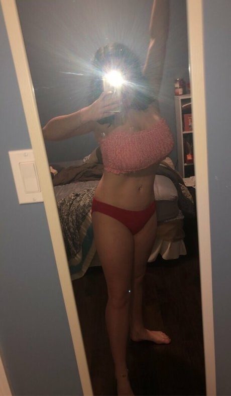 Naakte gelekte OnlyFans-foto van Kenzie A