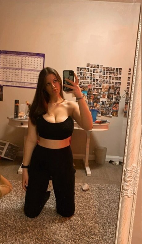 Alana Z