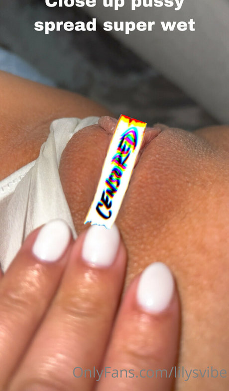Naakte gelekte OnlyFans-foto van Lilysvibe