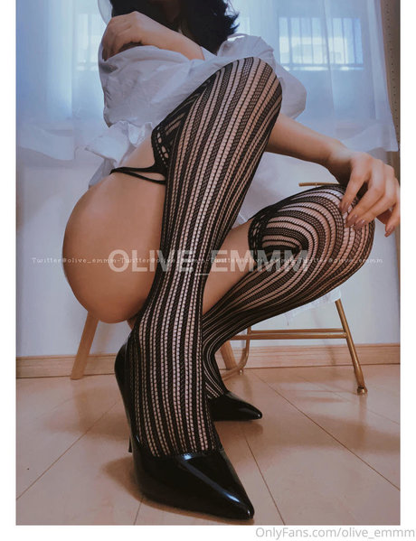 Naakte gelekte OnlyFans-foto van Oliveemmm