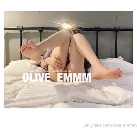 Naakte gelekte OnlyFans-foto van Oliveemmm