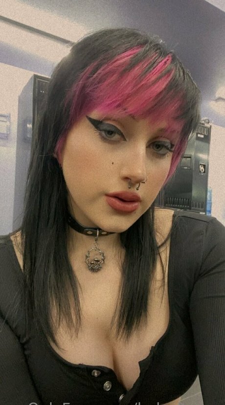 Naakte gelekte OnlyFans-foto van Babybunzz
