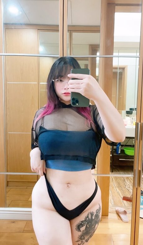 Naakte gelekte OnlyFans-foto van Nanaberry
