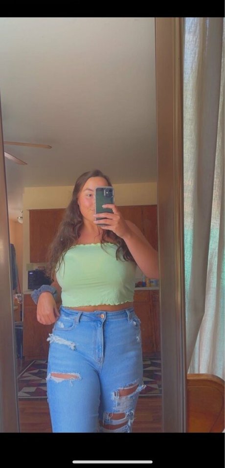 Naakte gelekte OnlyFans-foto van Lexi Thomas